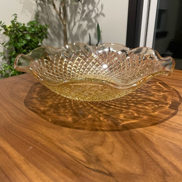 Vintage Yellow/Gold glass 10” decorative bowl - Picture 3 of 6